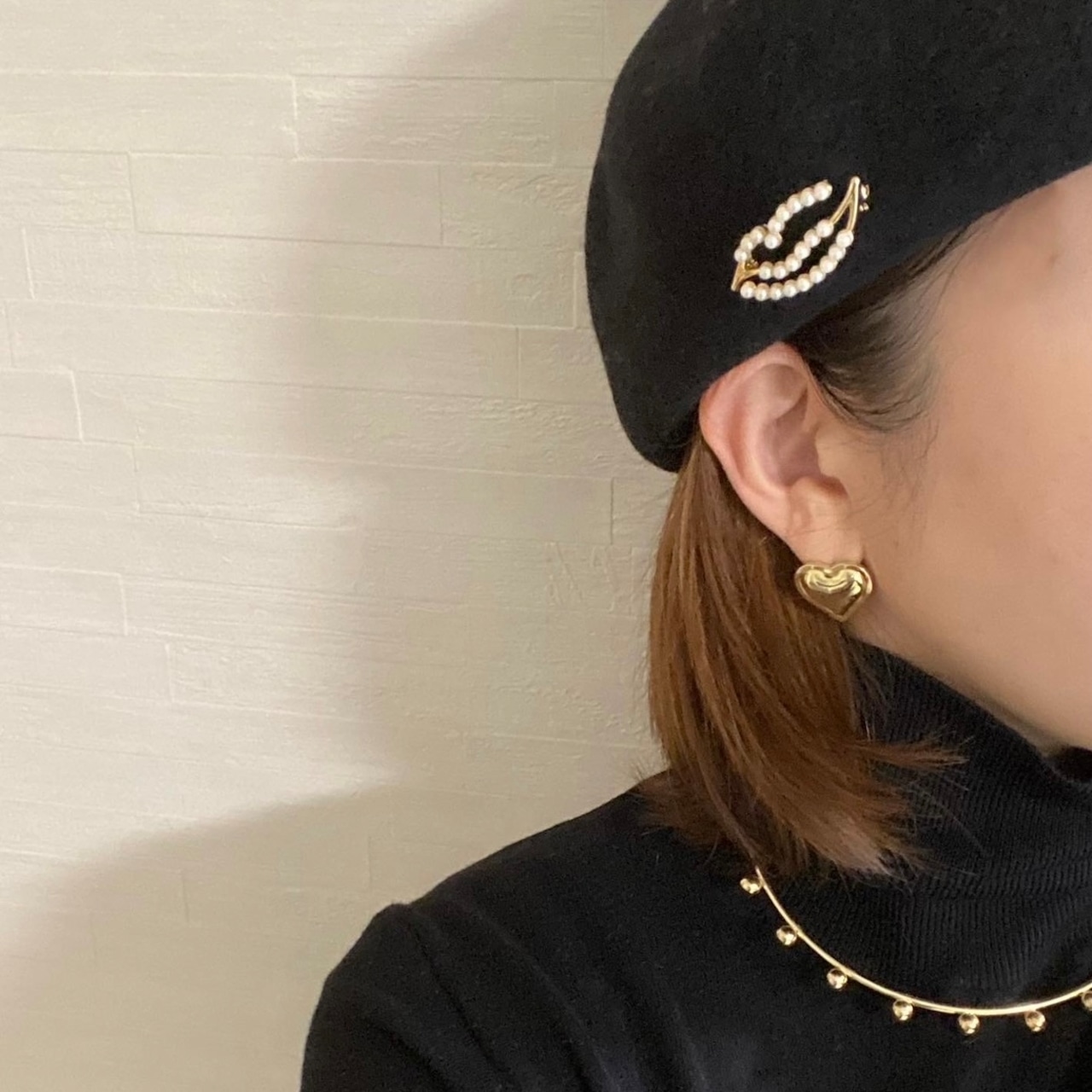 Lip Brooch