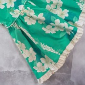 フラダンス 衣装 ワンピース ドレス グリーン系 Royal Creations ハワイ製 プルメリア柄 モンステラ柄 ハワイアンプリント アロハ フラ ダンス レッスン 練習 ホワイト系 緑 白 華やか 鮮やか フリル かわいい おしゃれ プリント ハワイアン リゾート ファッション