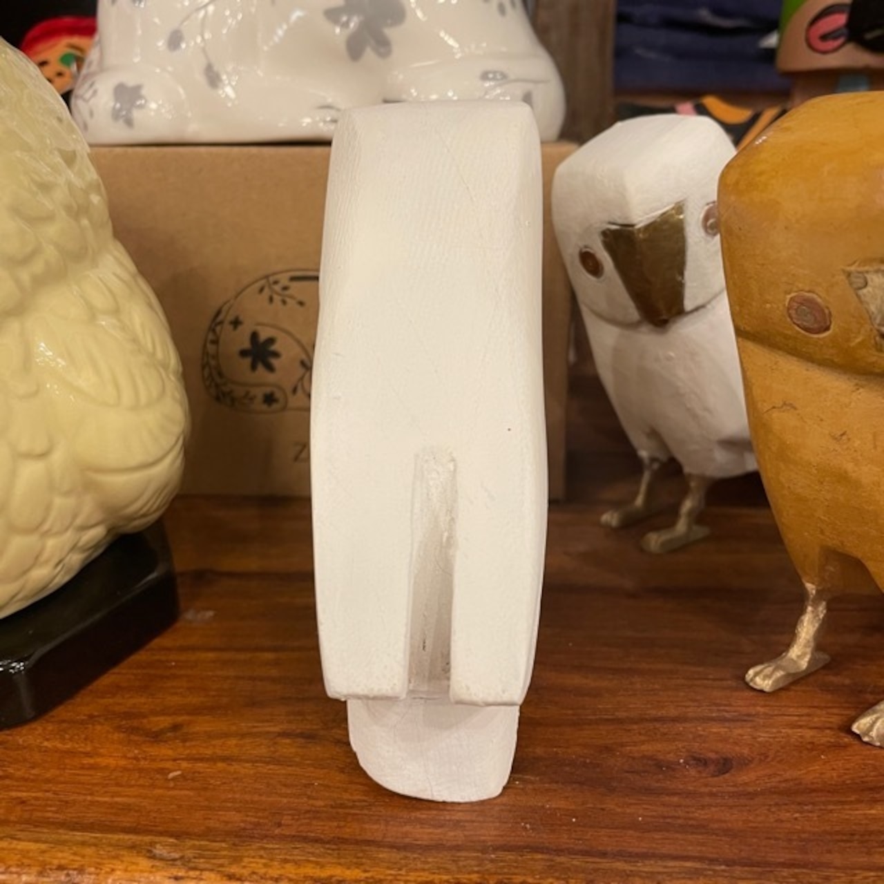 India mango wood owl objet large 3color / インド マンゴーウッド ふくろう オブジェ Lサイズ 全3色 フクロウ 梟 置物 ハンドメイド ナチュラル 天然木 かわいい 動物モチーフ プレゼント ギフト インテリア 雑貨