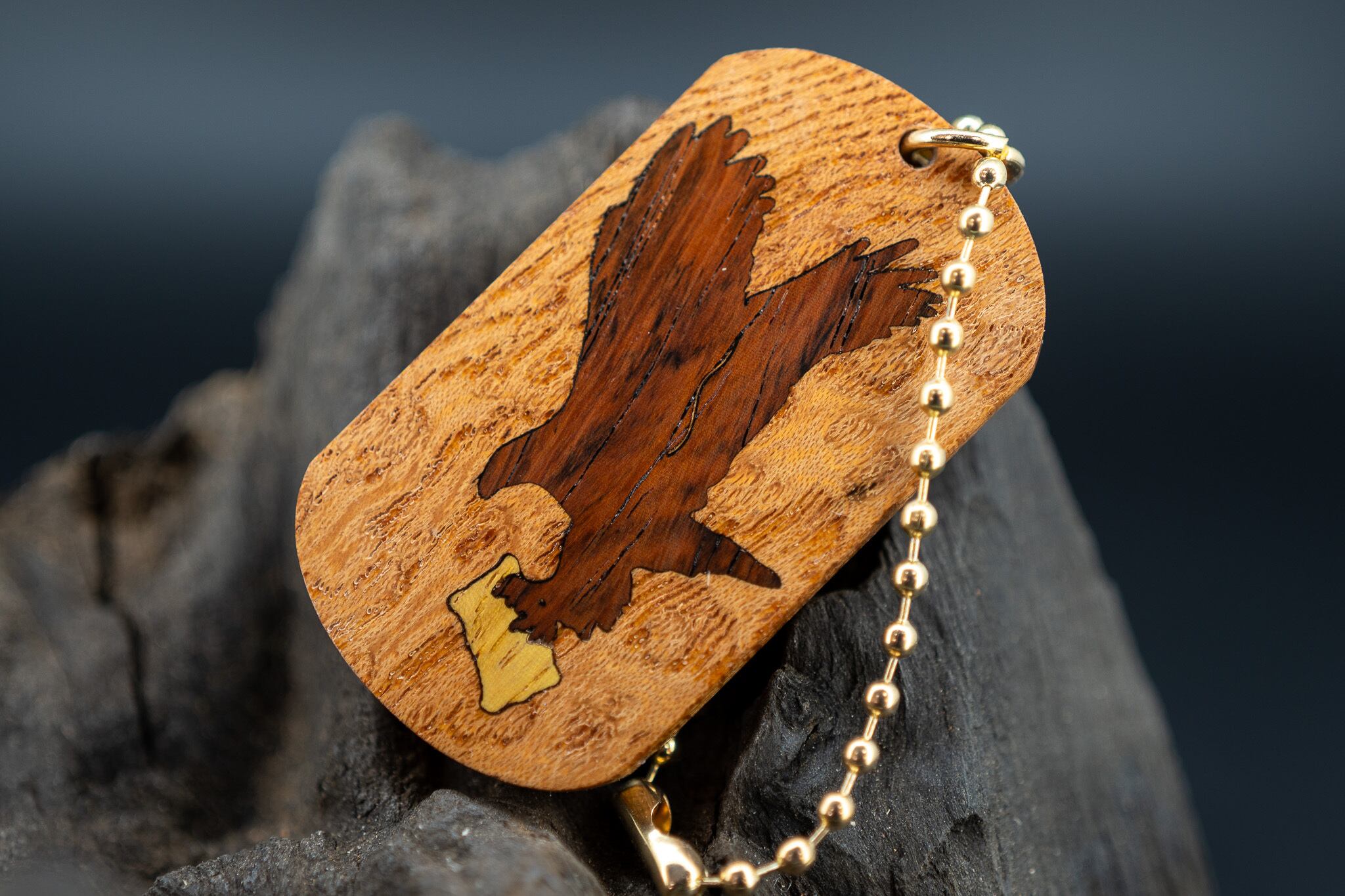 【日本を代表する巨木】欅 (ケヤキ) ドッグタグ 象嵌 トンビと油揚げ