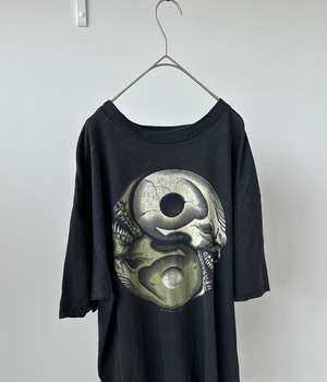 -Yin Yang Skull- Vintage 90s Print T-shirt