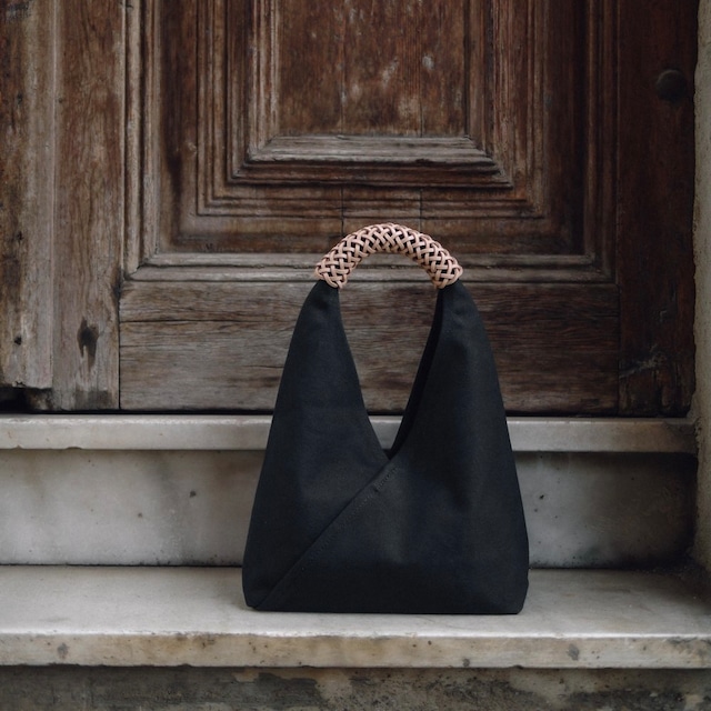 KAMAROAN(カマロアン)Woven Triangle Bag 36  Black