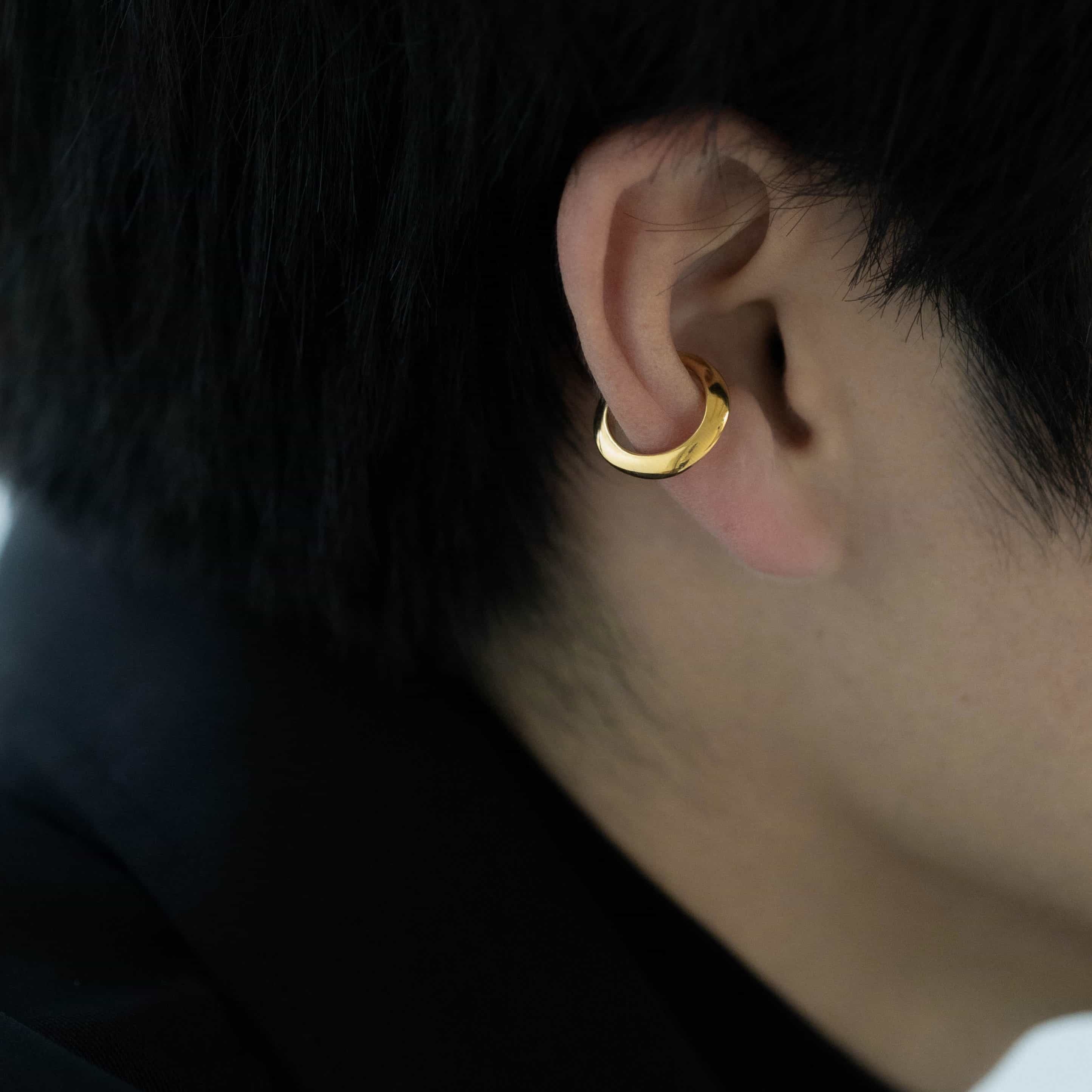hoop ear cuff (gold) #e3 | garcia