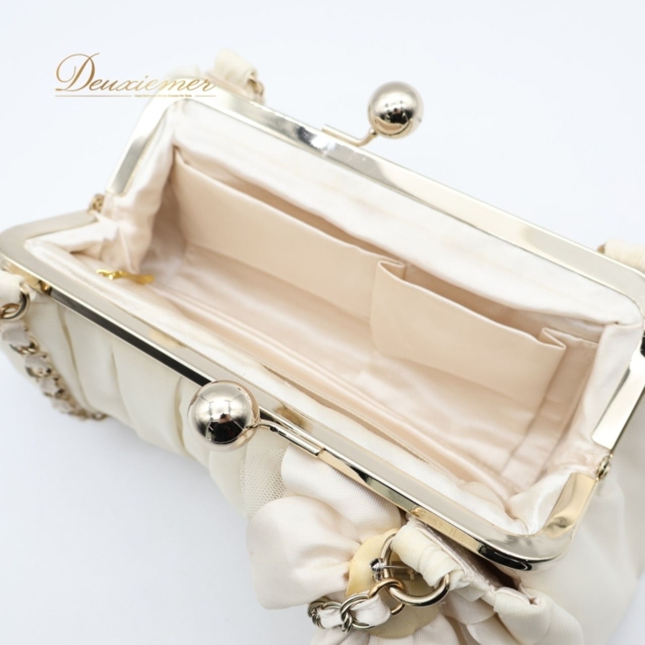 レディース エメ AIMER バッグ ホワイト系 パーティー 結婚式  白 金 がま口 上品 かわいい チェーン フォーマル 花 小さめ お呼ばれ イベント ゴールド系