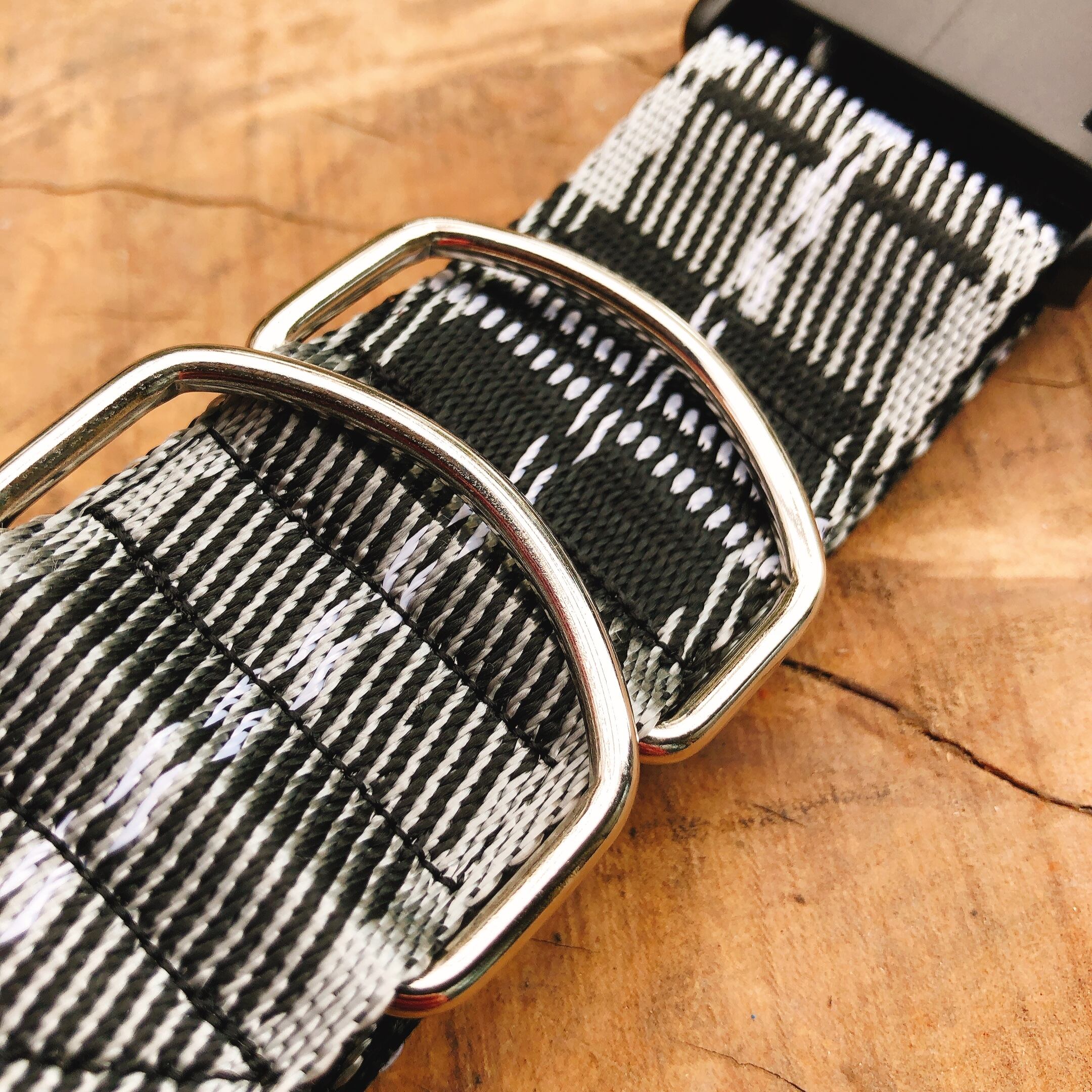 首輪 シルバーチェック