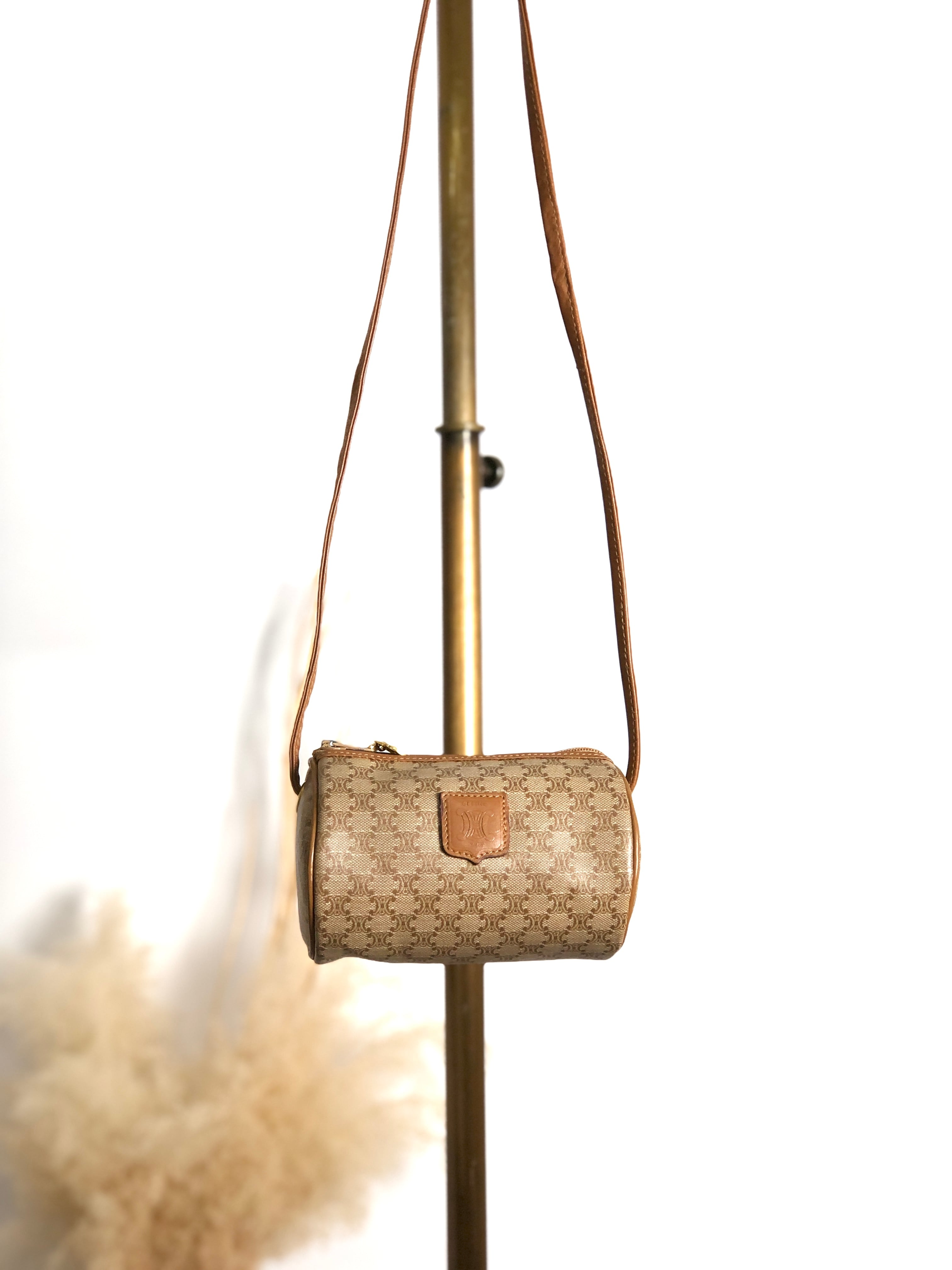 ★CELINE セリーヌ   ショルダーバッグ ブラック ホースビット スエード クロスボディ yffeiu CELINE セリーヌ ショルダーバッグ ブラック ホースビット スエード