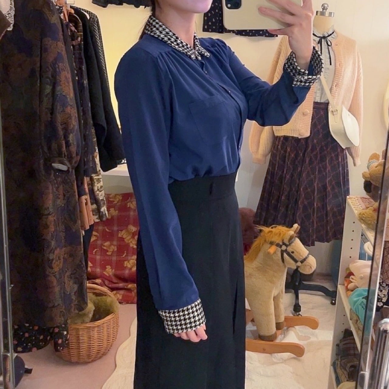 houndstooth collar blue blouse