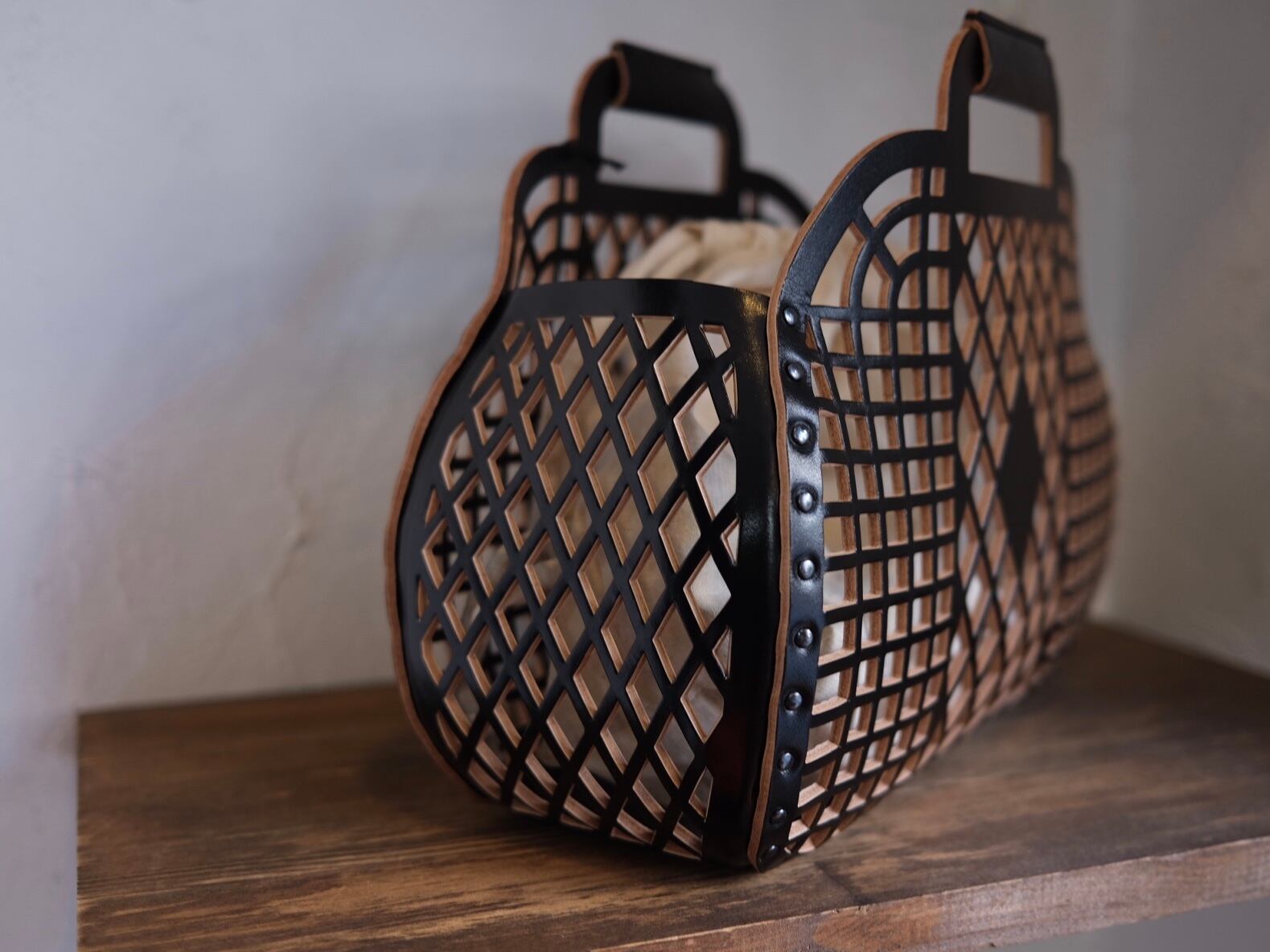 Aeta “ FRUITS BASKET “BLACK | Lapel online store