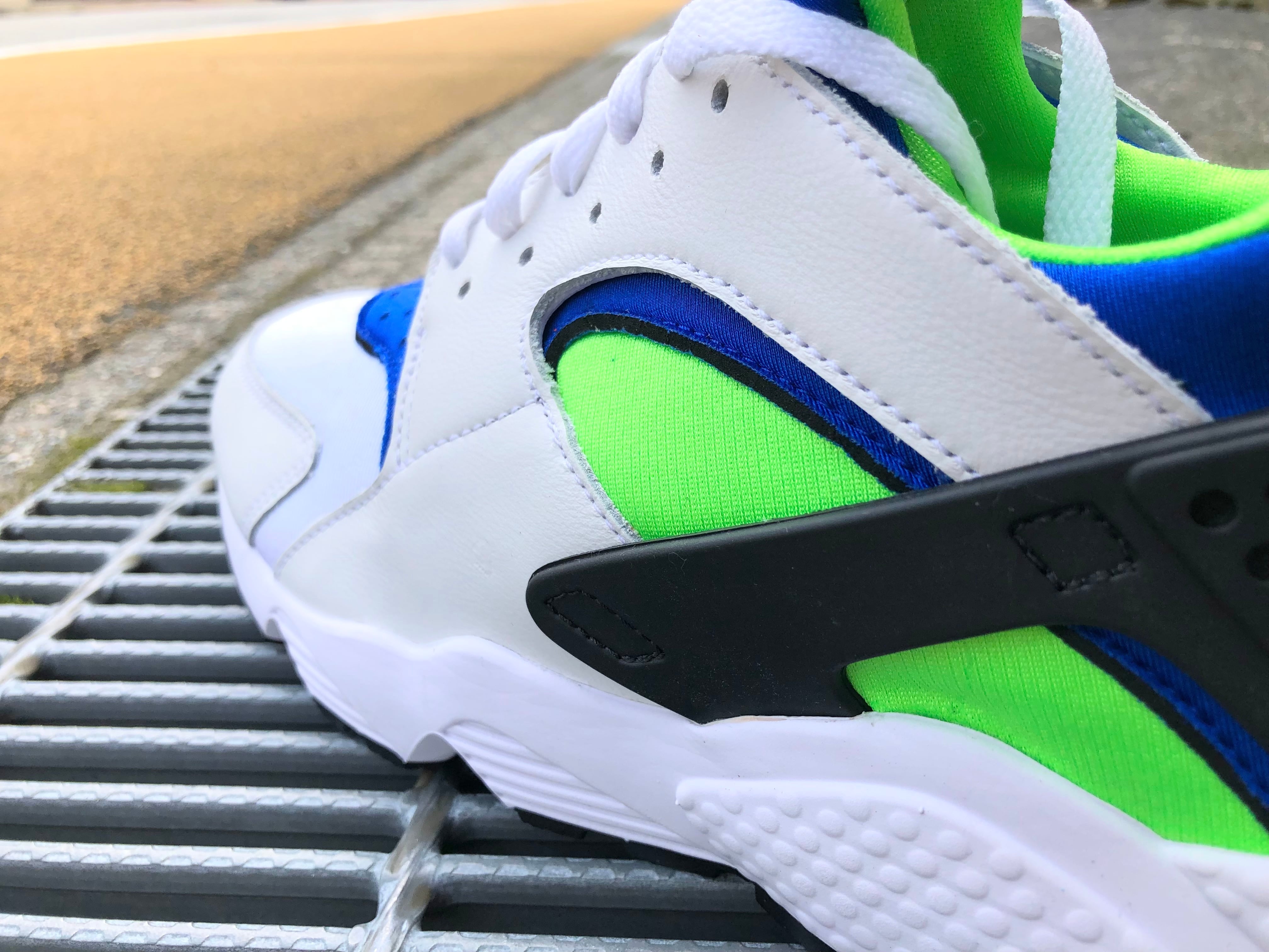 オリジナル復刻AIR HUARACHE SCREAM GREEN新品25.5cm