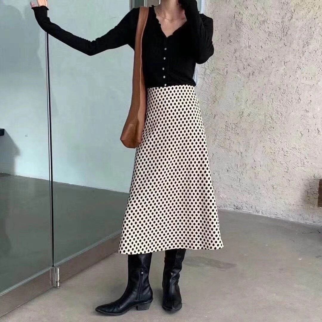 ミモレ丈ドットスカート
