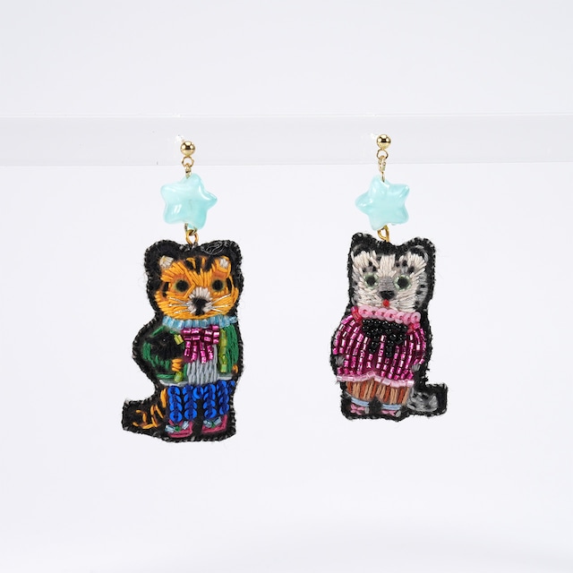 刺繍ピアス / 刺繍イヤリング Kitagishi Yumi / Tiger & Snow Leopard