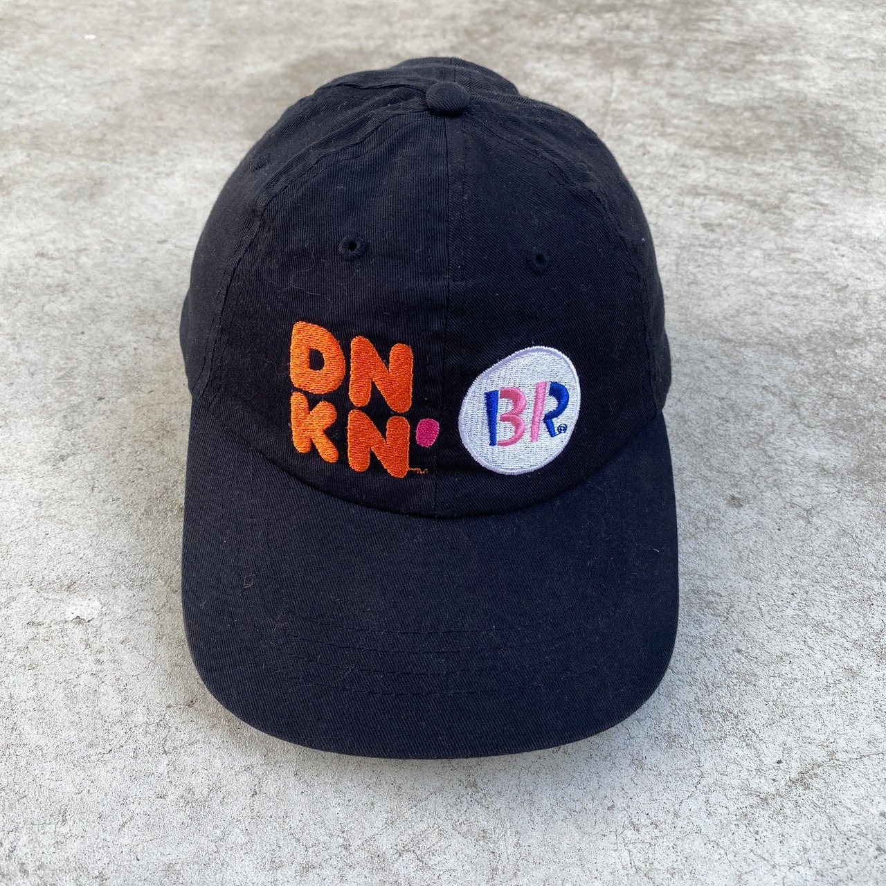 DUNKIN' × BASKIN ROBBINS CAP - BLACK