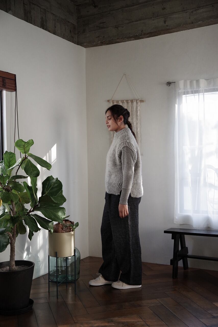 Hand Framed Chunky Mock Vest