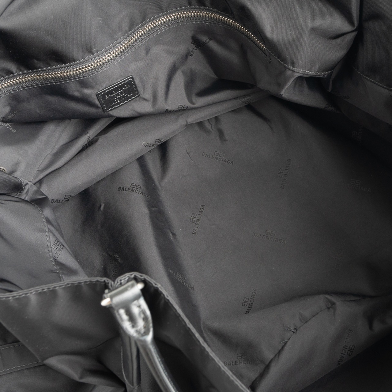 バレンシアガ ジュネーヴ ラージ ショルダーバッグ ブラック ナイロン レザー AW24