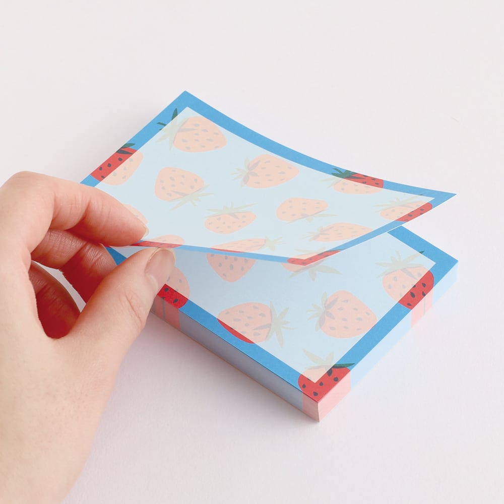 太陽ノ塔洋菓子店】缶入りメモパッド アカイチゴ / アオイチゴ 全2種