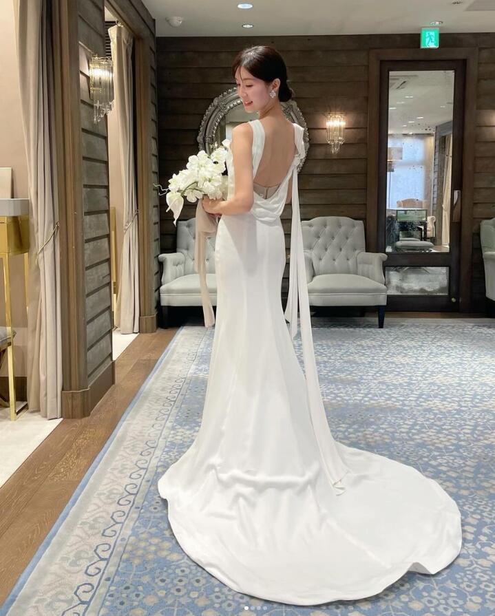 パーティードレス ラウンドネック バックレス ソフトマーメイドライン  