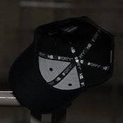 【gifthat別注】NEW ERA 940/9FORTY シアトル・マリナーズBLACK SEAGLASS