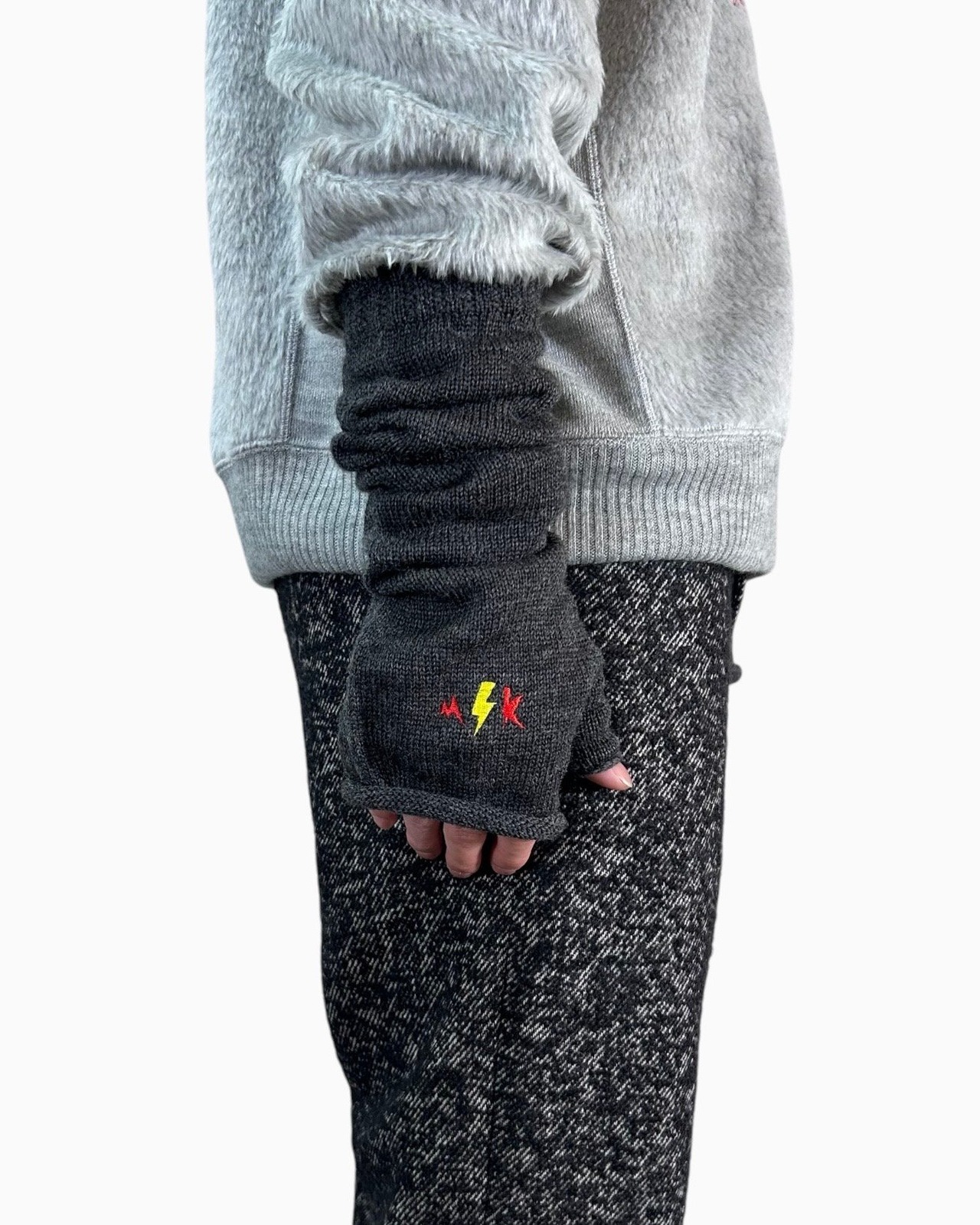 MK26A-A-26  HANDSHAKE  #GRY