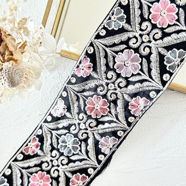 1ロール　シルクメロディ　[ブラック]インド刺繍リボン　3206-1R