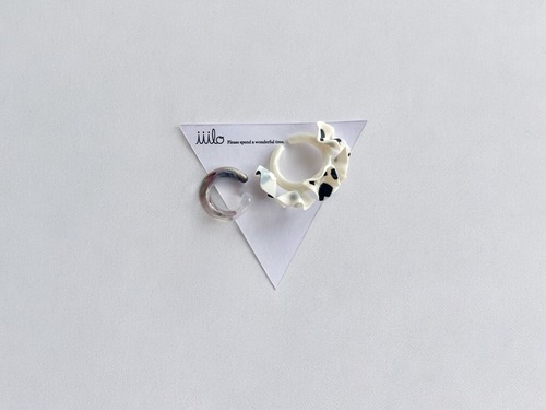 iiilo  小花イヤーカフ