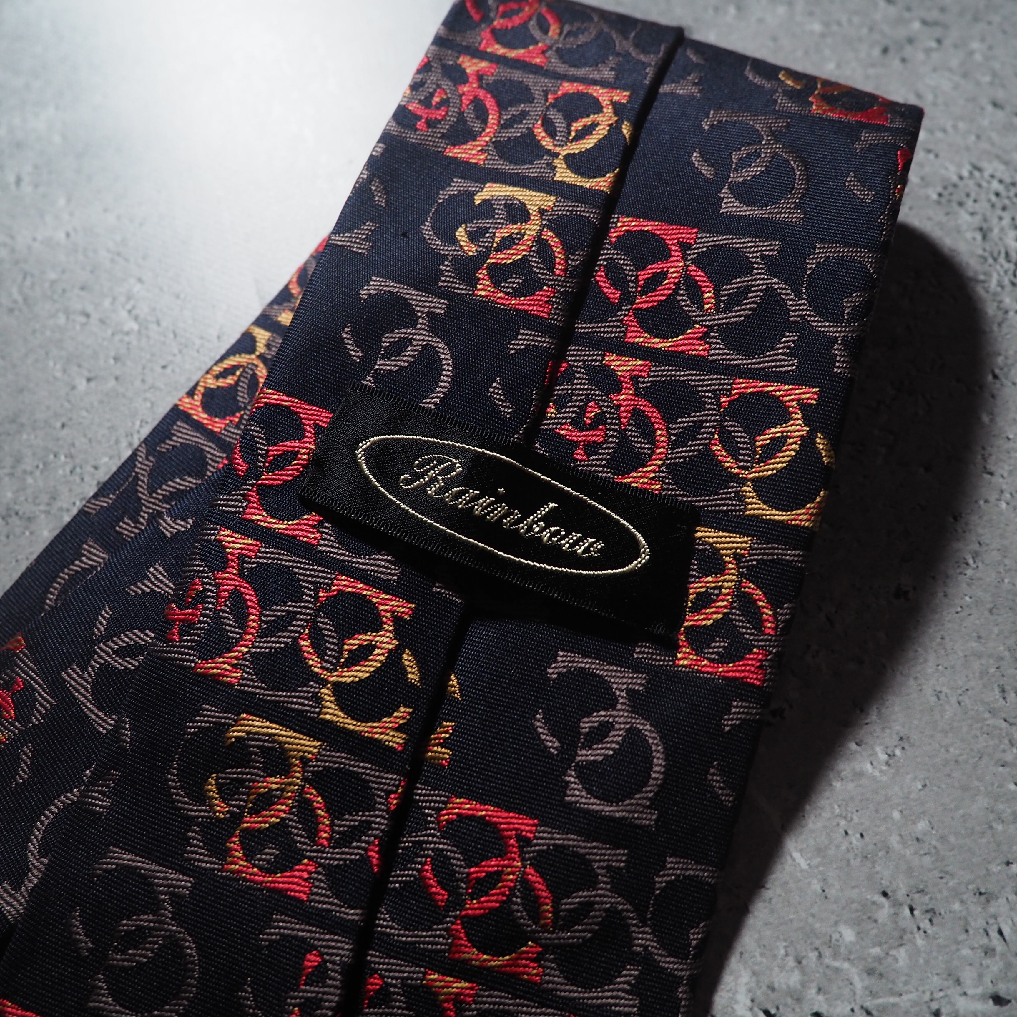 Black mode wisdom circle embroidery Design vintage silk Tie