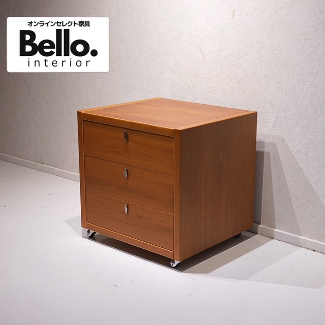 ACTUS アクタス Poliform ポリフォルム SCACCHI スカッチ サイドキャビネット ナイトテーブル サイドボード 収納 チェスト チェリー材 モダン ホテルライク ミニマル イタリア