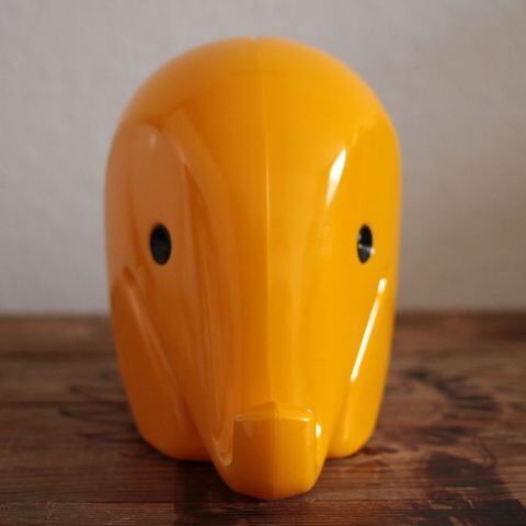 ルイジ・コラーニデザイン(?)ドイツバンクのゾウ/貯金箱Drumbo ルイジ・コラーニデザイン(?)ドイツバンクのゾウ/貯金箱Drumbo