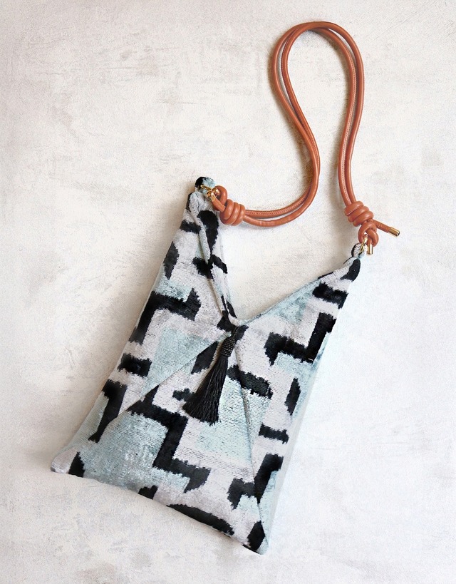 ＊Silk Ikat velvet ふわふかAZUMABAG ＊ARROW