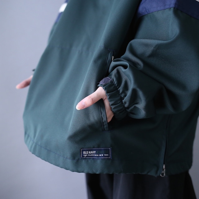 "OLD NAVY" over silhouette good coloring anorak parka