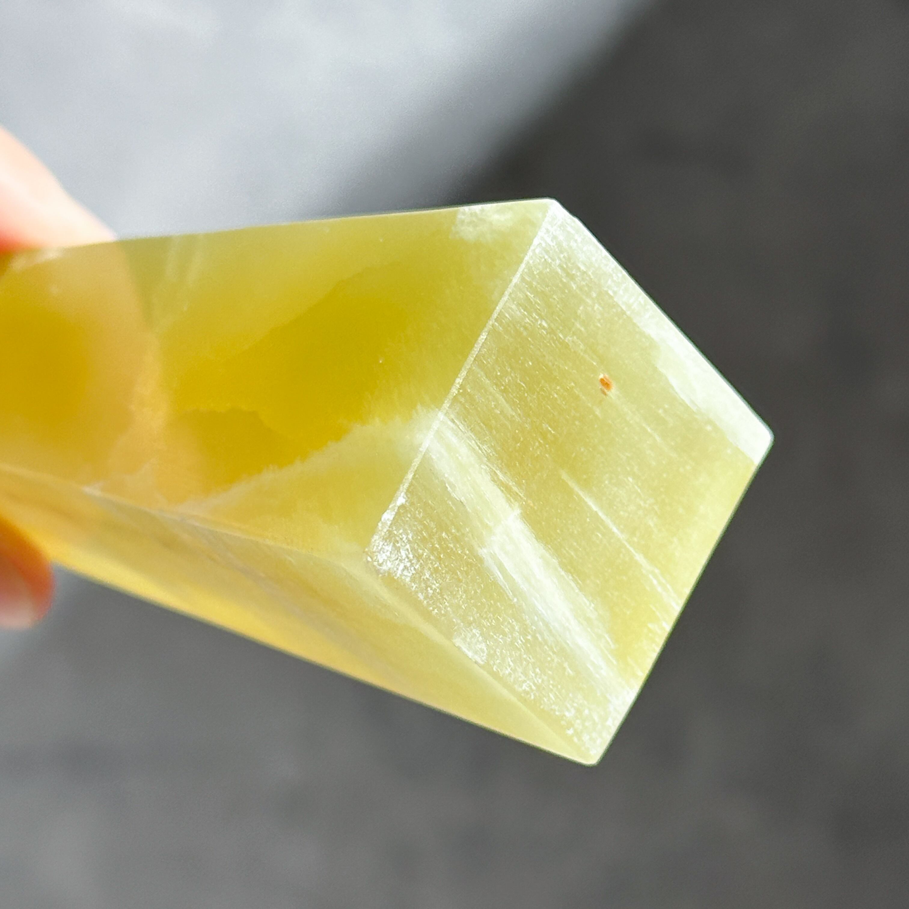 イエローカルサイト タワー72◇ Yellow Calcite ◇天然石・鉱物