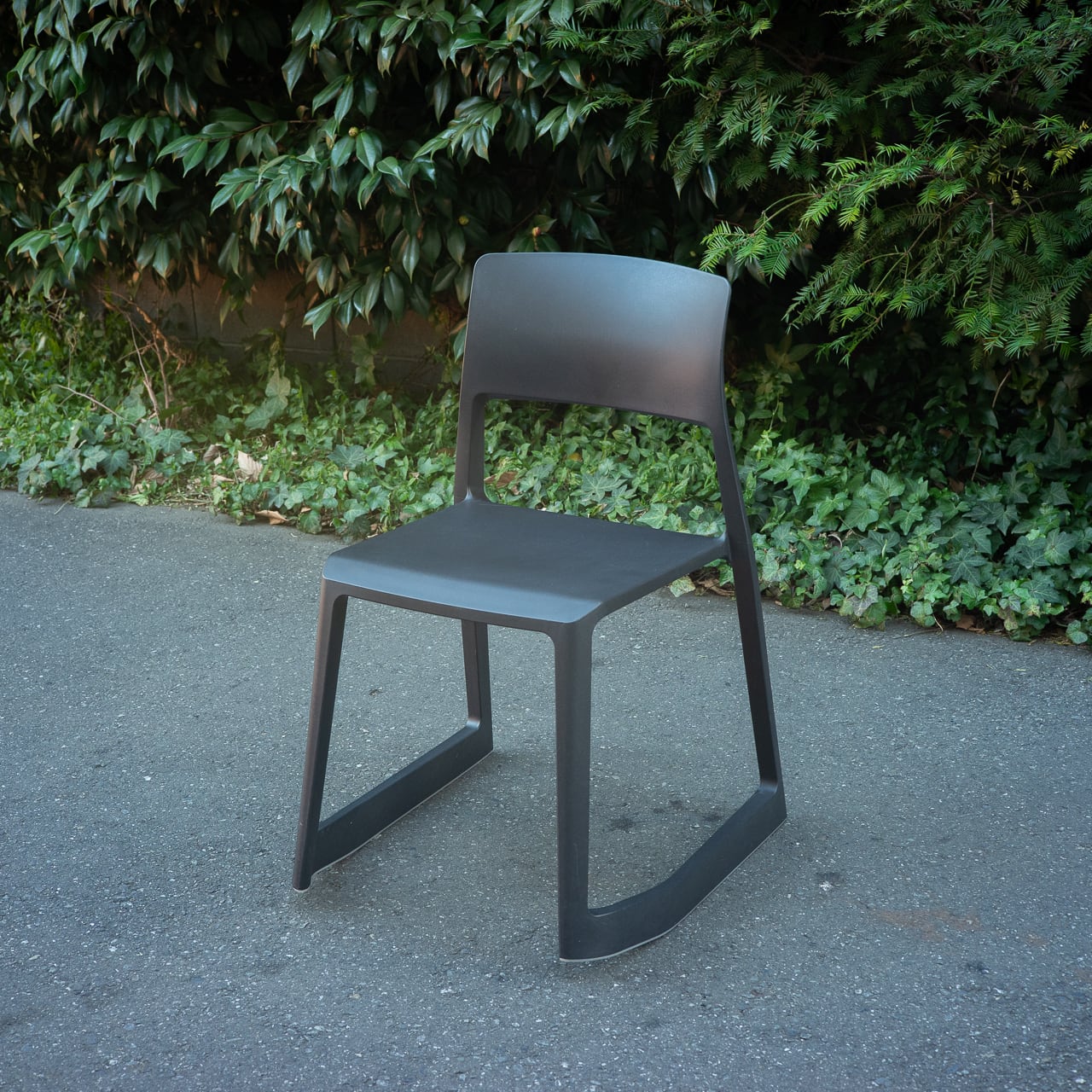 Vitra Tip Ton Black | トリノス-torinoth- | 新宿区神楽坂の