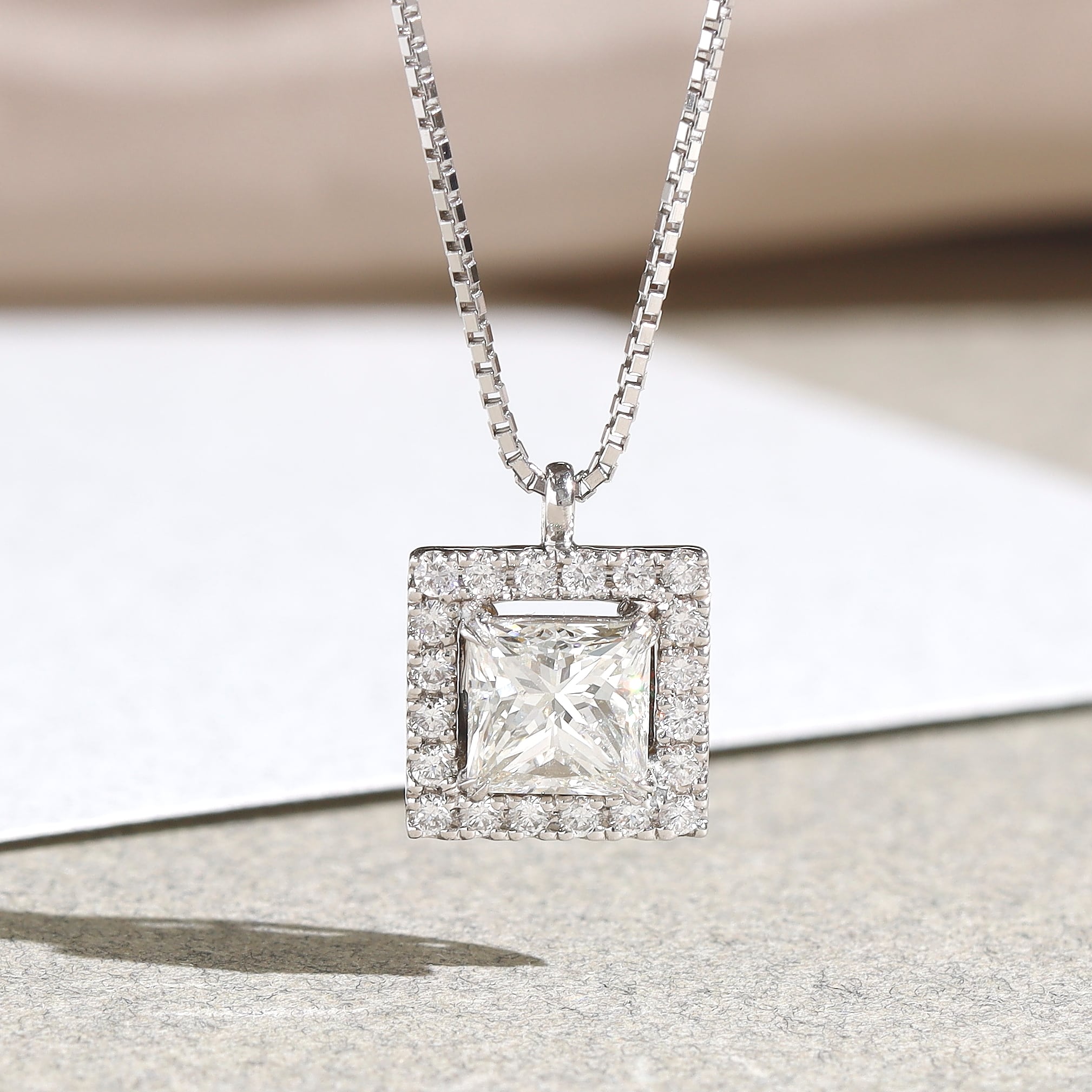 プリンセスカット ダイヤモンド ネックレス SI1 pt / 1.038ct / DA