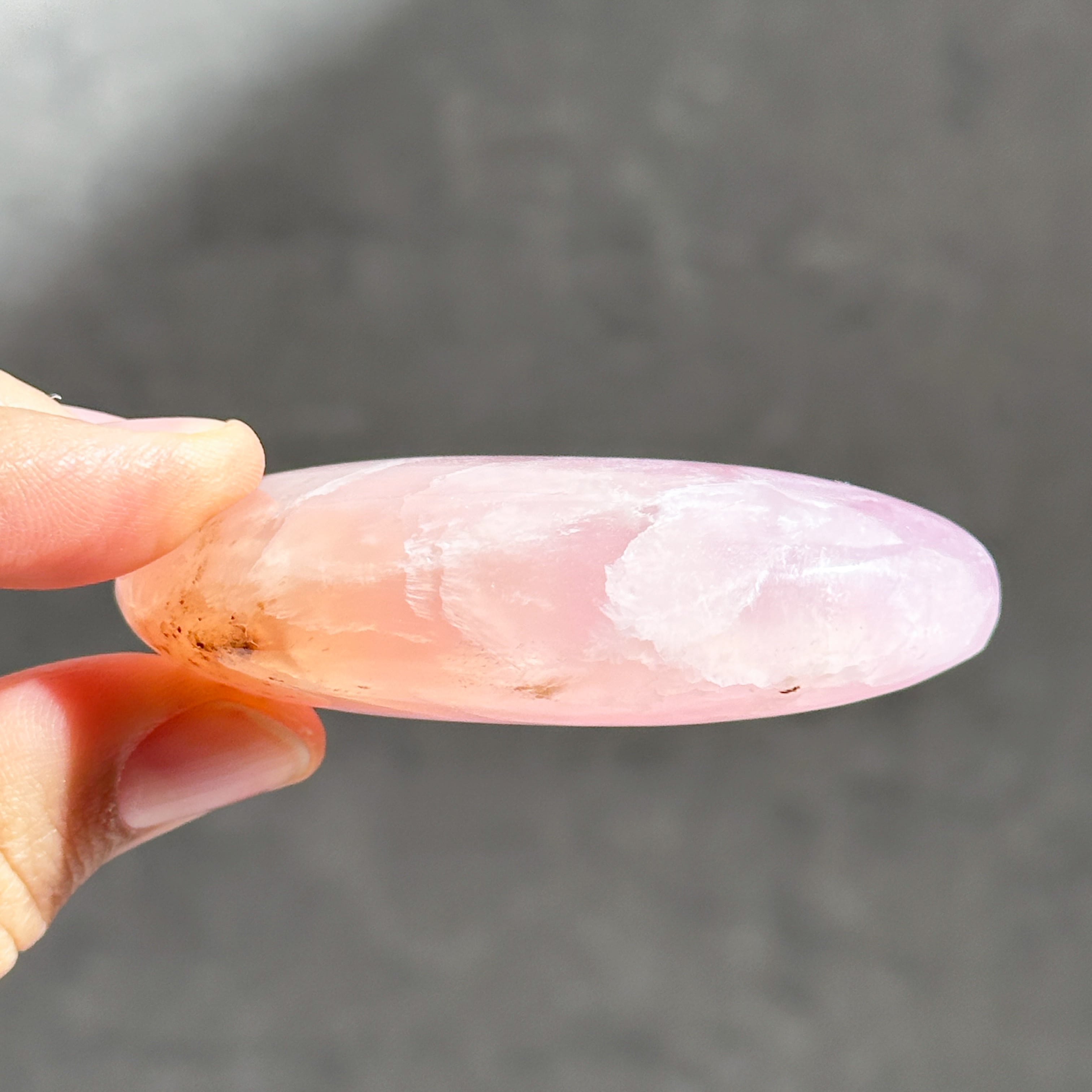 ピンクアラゴナイト パームストーン 73◇Pink Aragonite Palm Stone