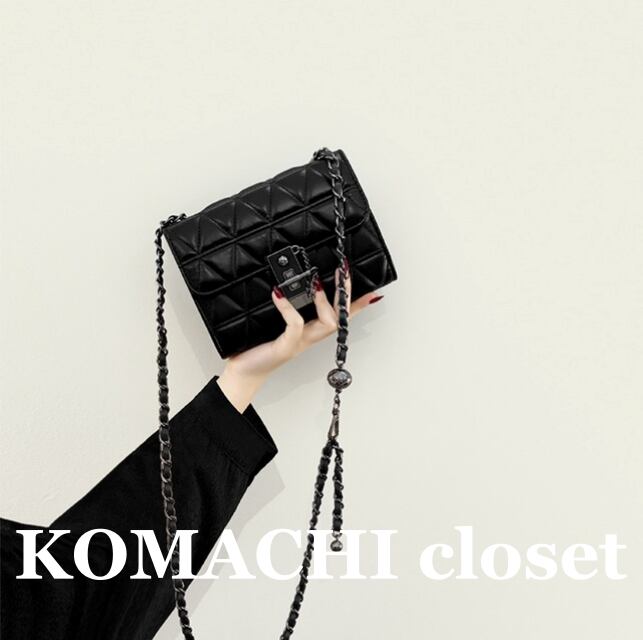 【送料無料】 ミニショルダーバッグ PUレザー 黒 白 ミニチェーンバッグ 斜めがけバッグ 韓国 レディース オルチャン 黒 ブラック 白 ホワイト 大小サイズ 小さめバッグ スクエア型 型押し かわいい 大人可愛い シンプル おしゃれ お洒落 かっこいい こなれ感 ラブリー キュート クール セクシー 抜け感 無地 男女兼用 ママ マザーズ マタニティ デート 女子会 休日 パーティー イベント 旅行 お買い物 デイリー 普段使い 定番 トレンド 流行 インスタ映え モノトーン