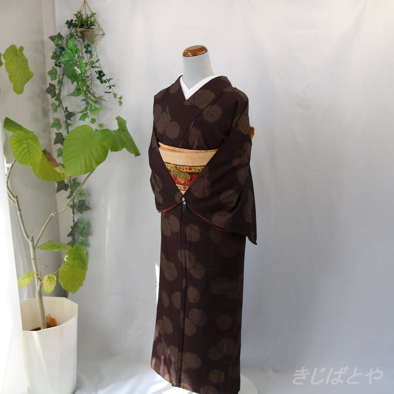 正絹紬 暗鳶色に雪輪 袷 | きじばとや