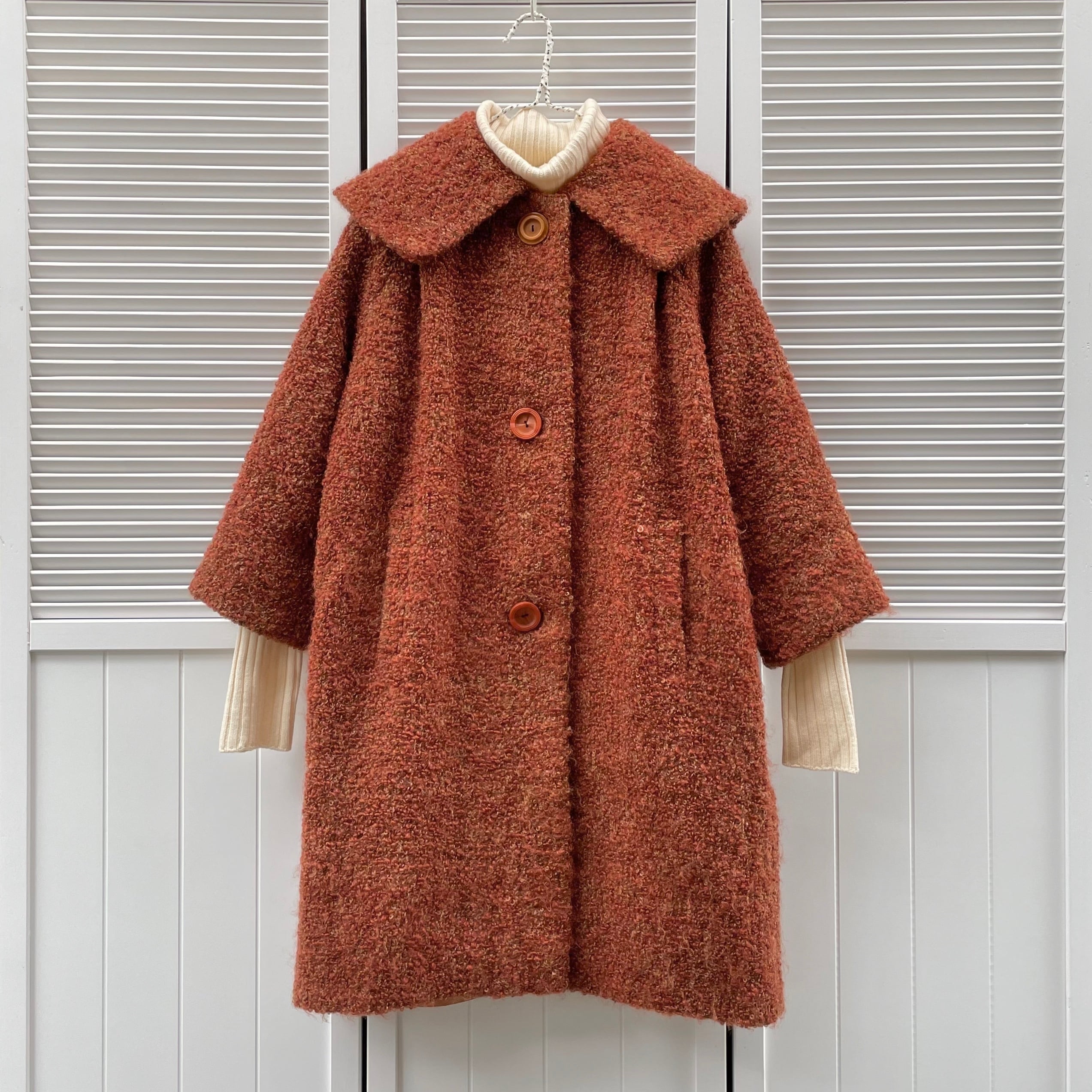 orange bouclé vintage coat〈レトロ古着 オレンジブークレ ヴィンテージコート アウター ビッグカラー 大襟〉