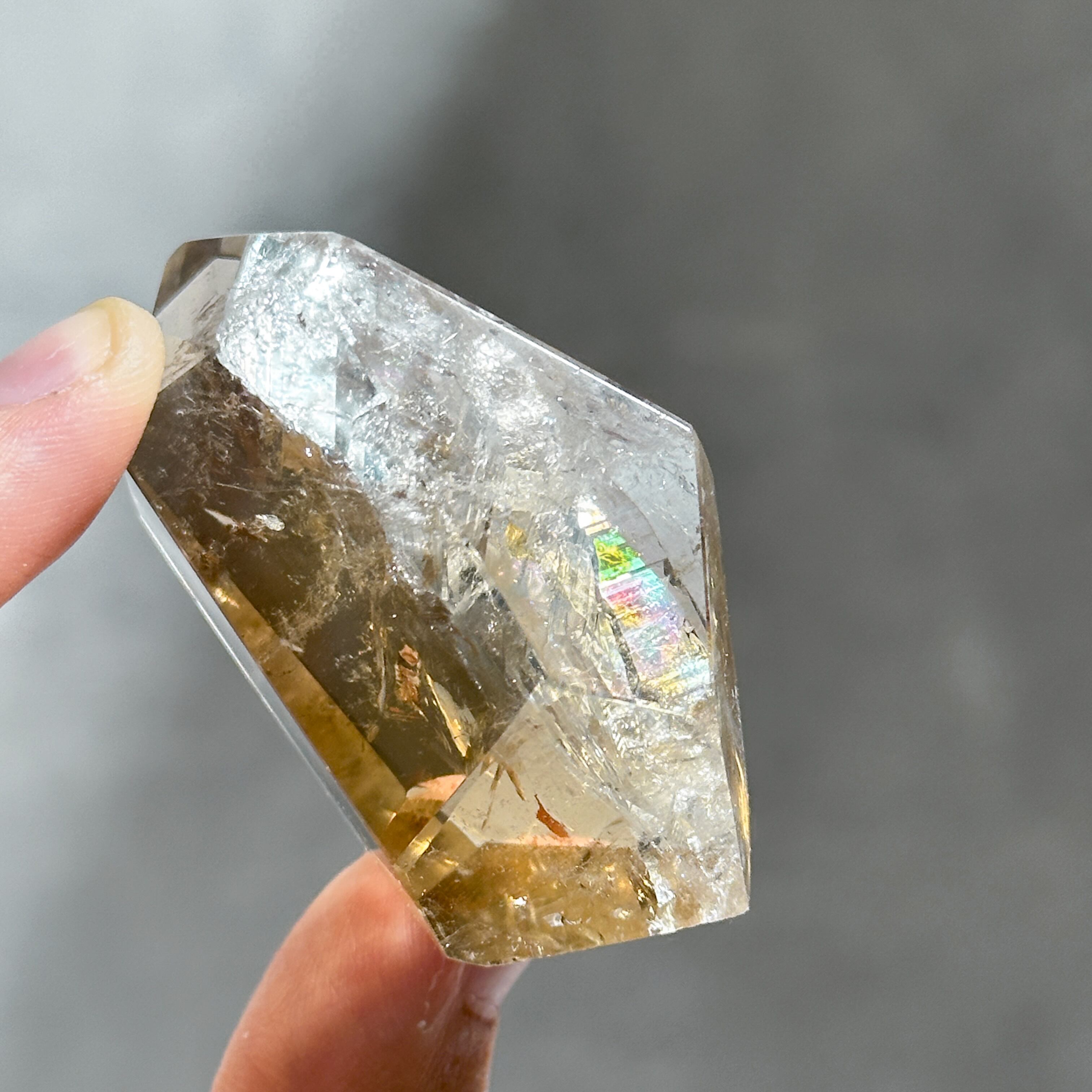 ファントム・虹◎シトリン（黄水晶） フリーフォーム39◇ Citrine