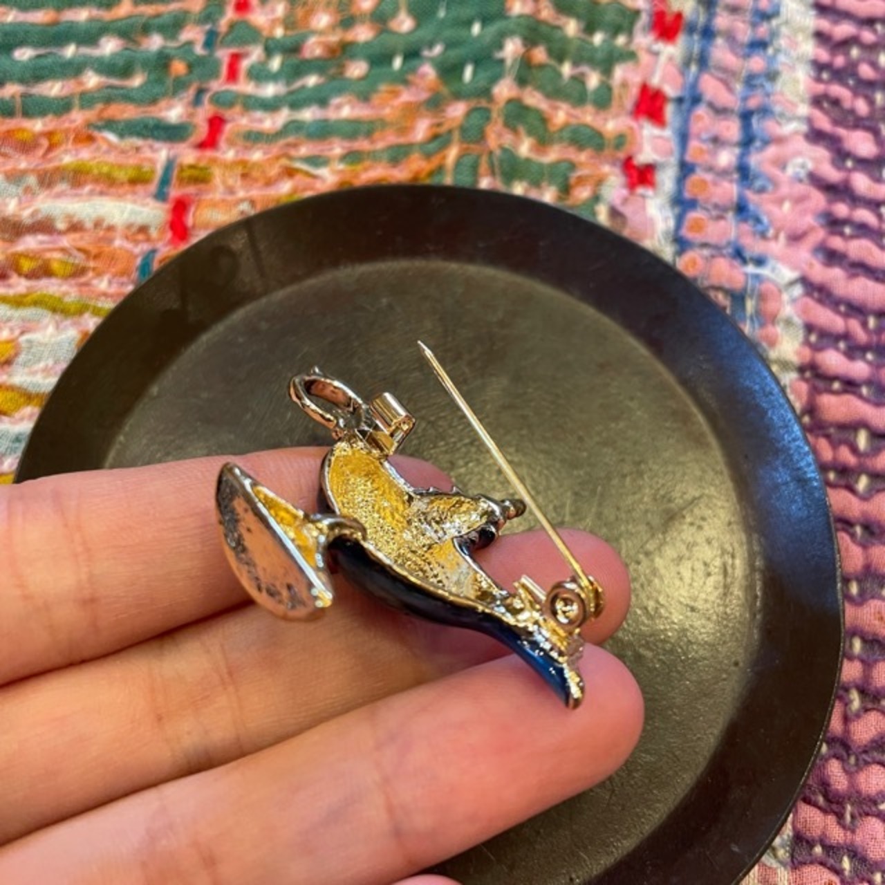 TOPANGA Jewelry Bijou art brooch Magic Lamp Blue / ビジューアートブローチ 魔法のランプ ブルー プレゼント プチギフト ジャケット 帽子 バッグ ニット キラキラ アクセサリー かわいい ファッション小物