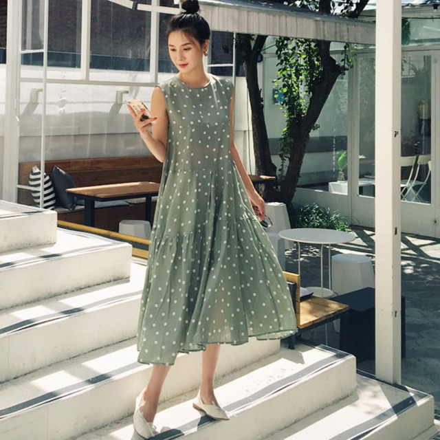 ドットワンピース 2色 水玉 レトロ可愛い ノースリーブ モノトーン ミントグリーン 緑 トレンド くすみカラー 大人可愛い 春夏 リゾート 海 Choco Chaco