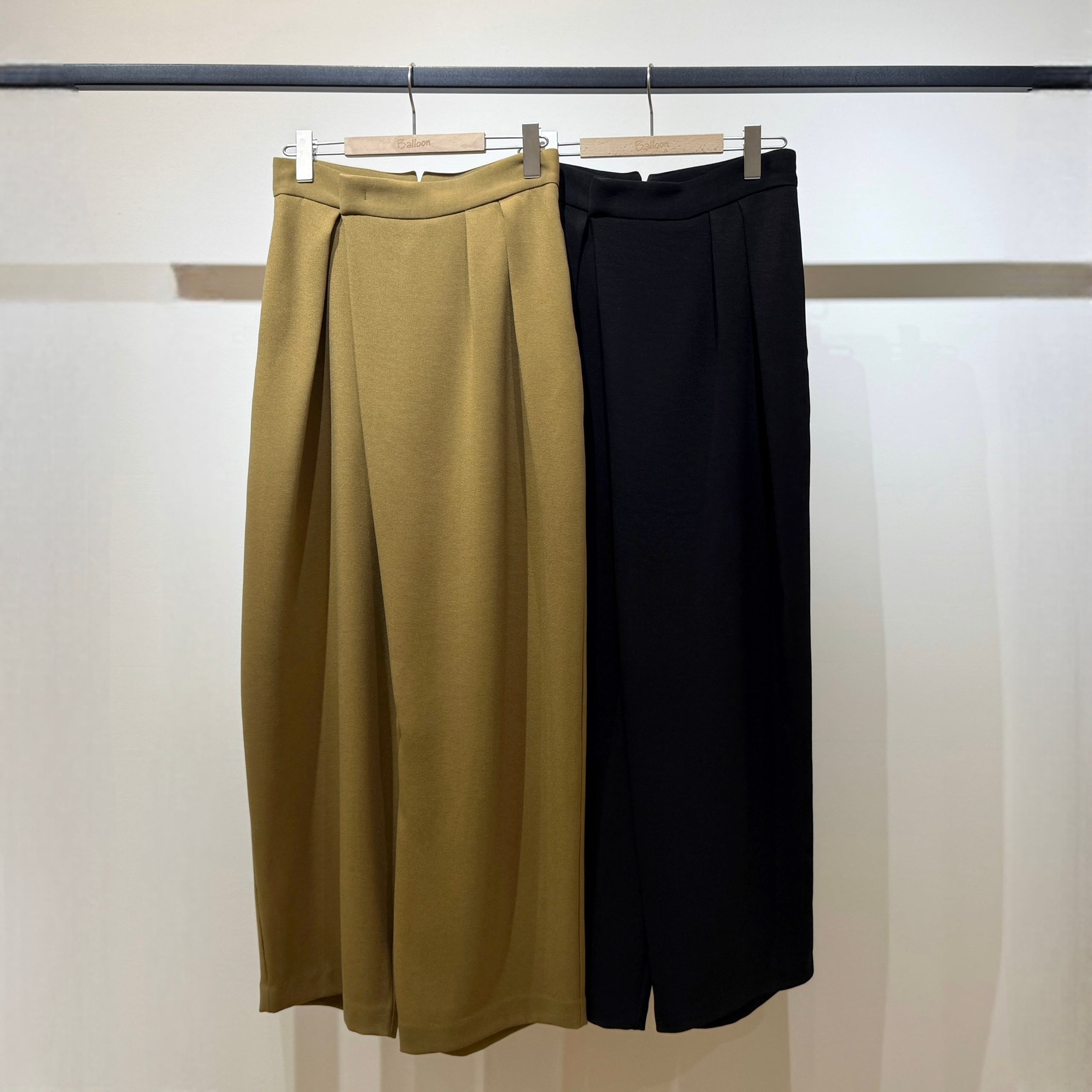 ダブルジョーゼットタックパンツ | トワミーオンラインショップ