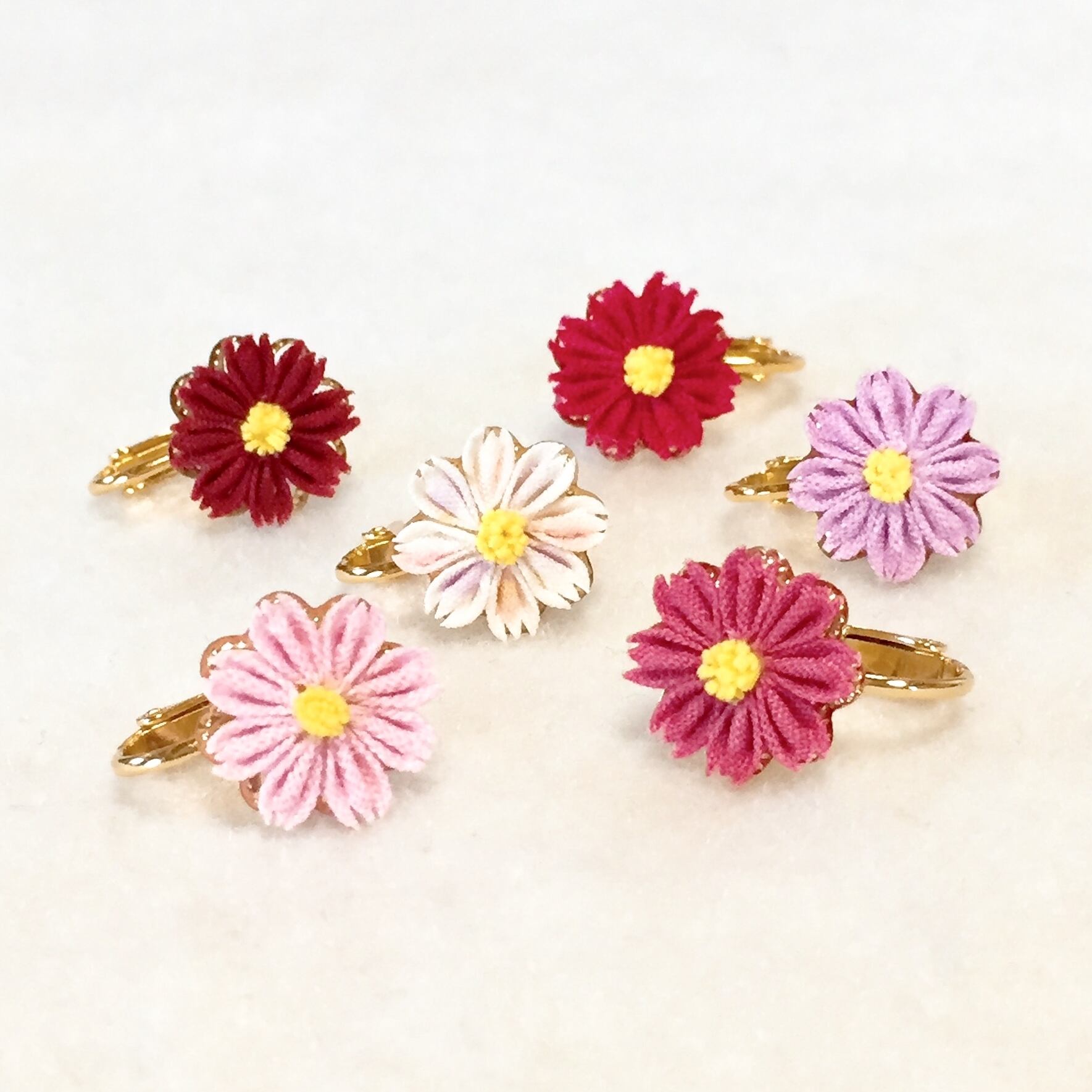 つまみ細工 コスモスの ピアス イヤリング 】---フラワー/誕生日/記念