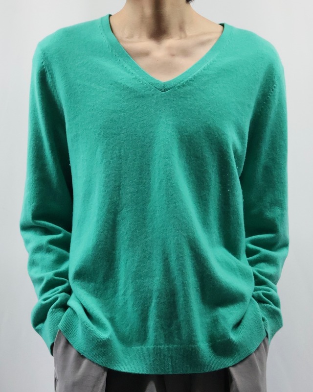 Green Cashmere V-Neck Knit