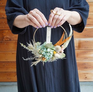 hiba "Gold wire dried flower wreath" ヒバ ゴールドワイヤードライフラワーリース