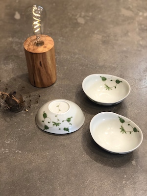 楕円小鉢 錦唐草