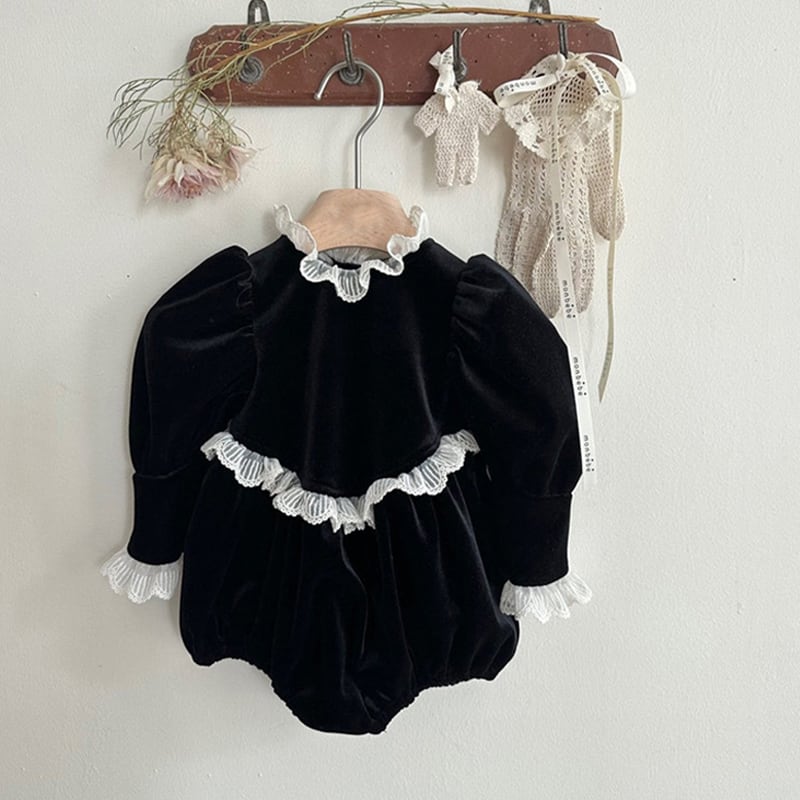 【BABY】シンプル系フリルレースロンパース