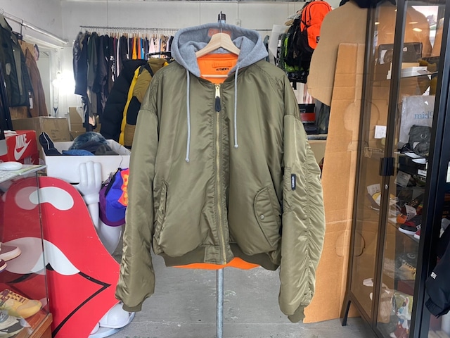 VETEMENTS × ALPHA REVERSIBLE HOODED BOMBER GREEN/ORANGE XS UE52JA220G 31683