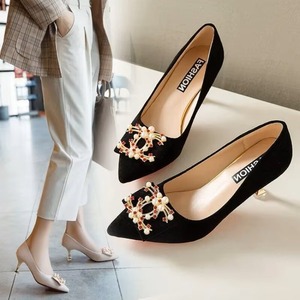 ［22～25cm］ヒール高7cm ビジューバックル付きエレガントパンプス［Black,Champagne,Red］