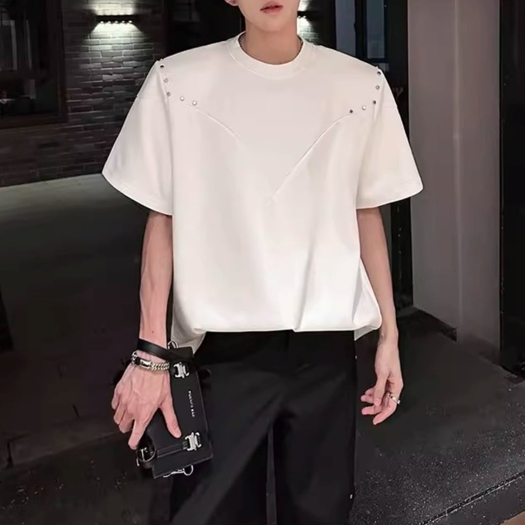 スタッズアクセント VラインTシャツ 2カラー D12300