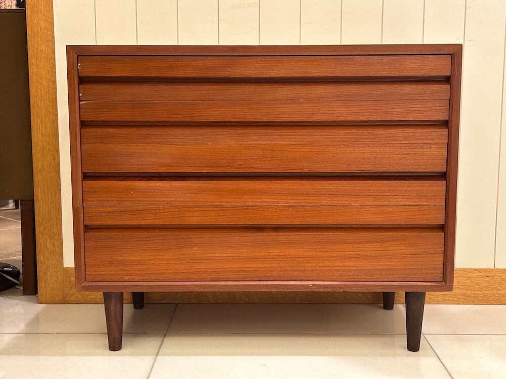 デンマーク 4段チェスト2 | 北欧.Style＋1 ANTIKAとモダン.