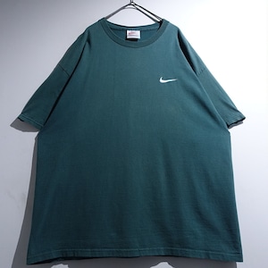 90s "NIKE" Green Swoosh Logo Embroidery Design T- Shirt